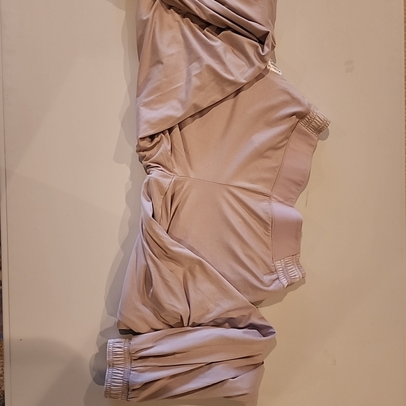 Athleta, NWT, Brooklyn Lined Camo Lux Joggers, Shasta Purple, Size 4 - Picture 16 of 16